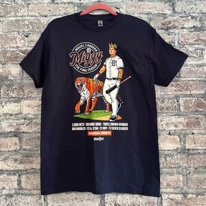Gildan Detroit Tiger Graphic Tee with Miggy the final season Design NWOT